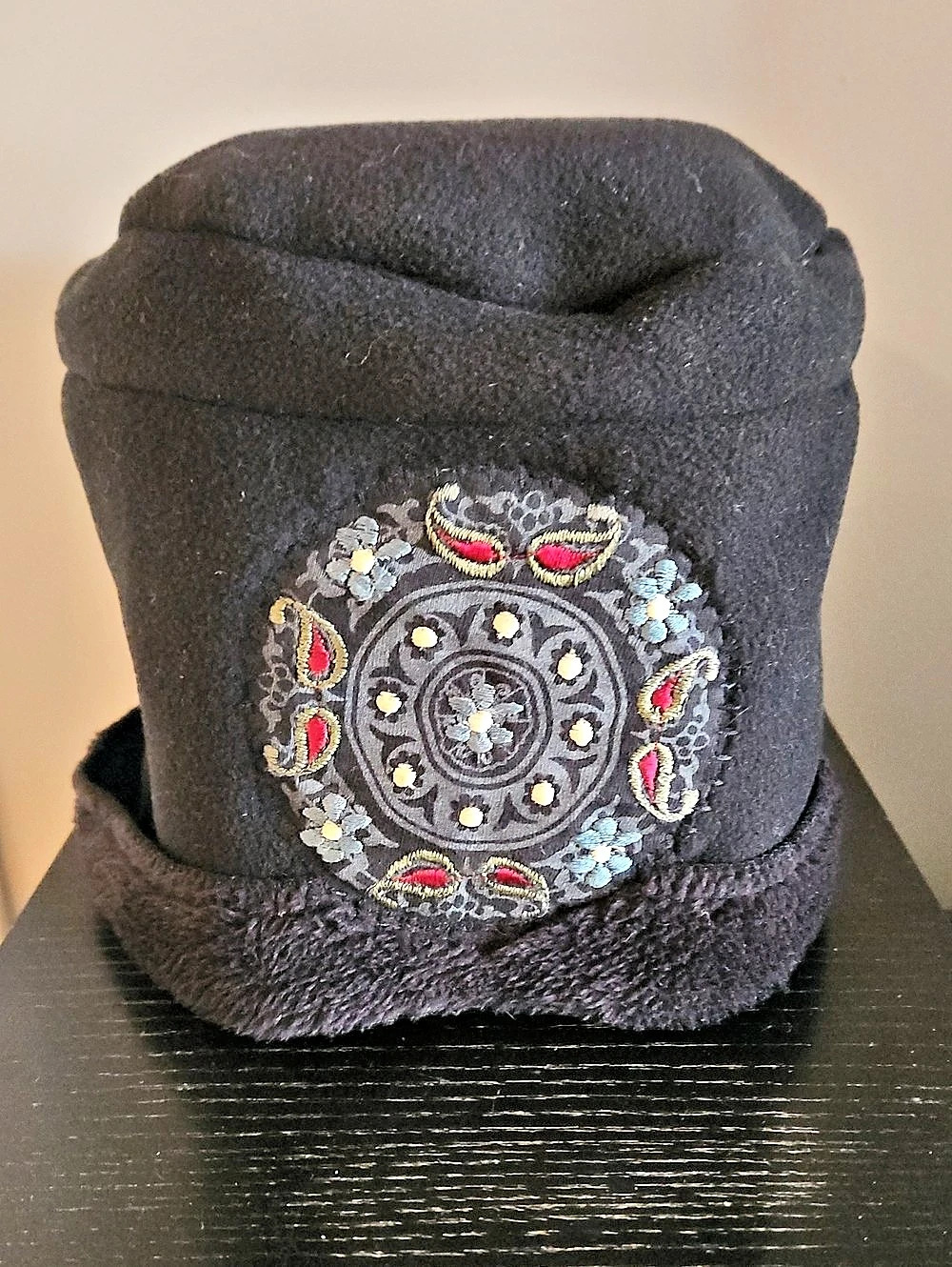 Kitamura  Fleece Embroidered Patch And  Rimmed/linedFuzzy Winter Hat